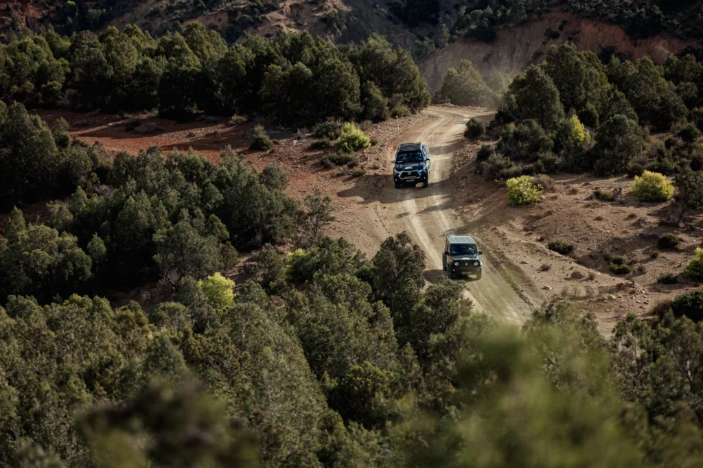 Véhicules 4×4 du Tunisia Rally Adventure sur une piste forestière